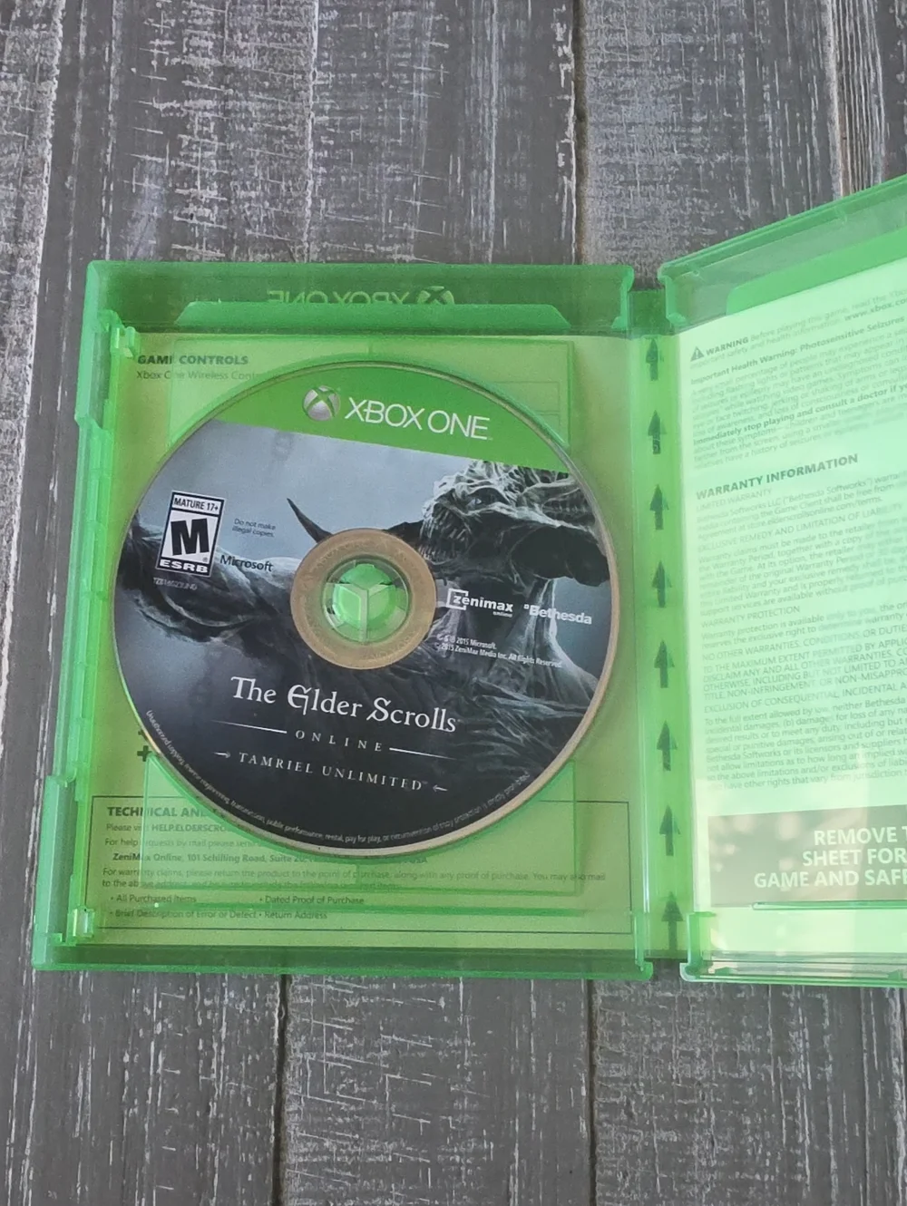 The Elder Scrolls Online: Tamriel Unlimited (2015, Xbox One) MMORPG, Fantasy RPG